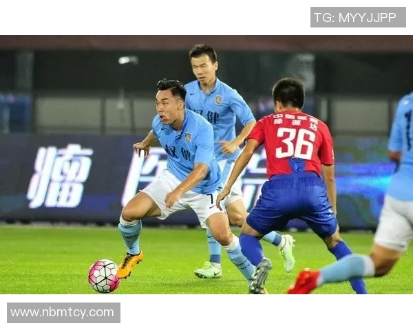 上海申花与权健激战正酣谁能在中超赛场上笑到最后